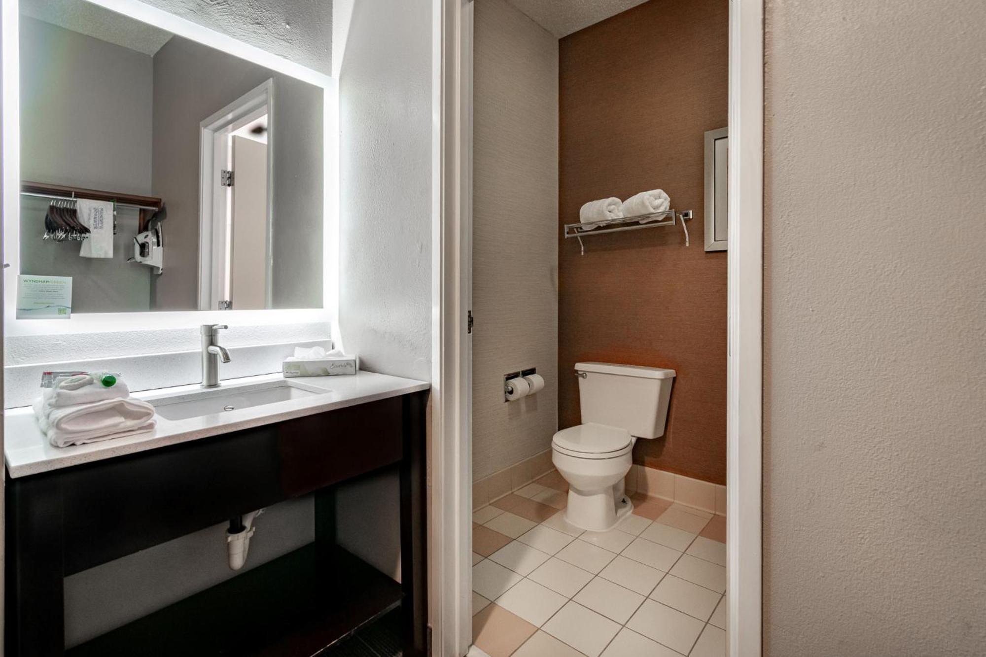 Wingate By Wyndham Great Falls Bagian luar foto